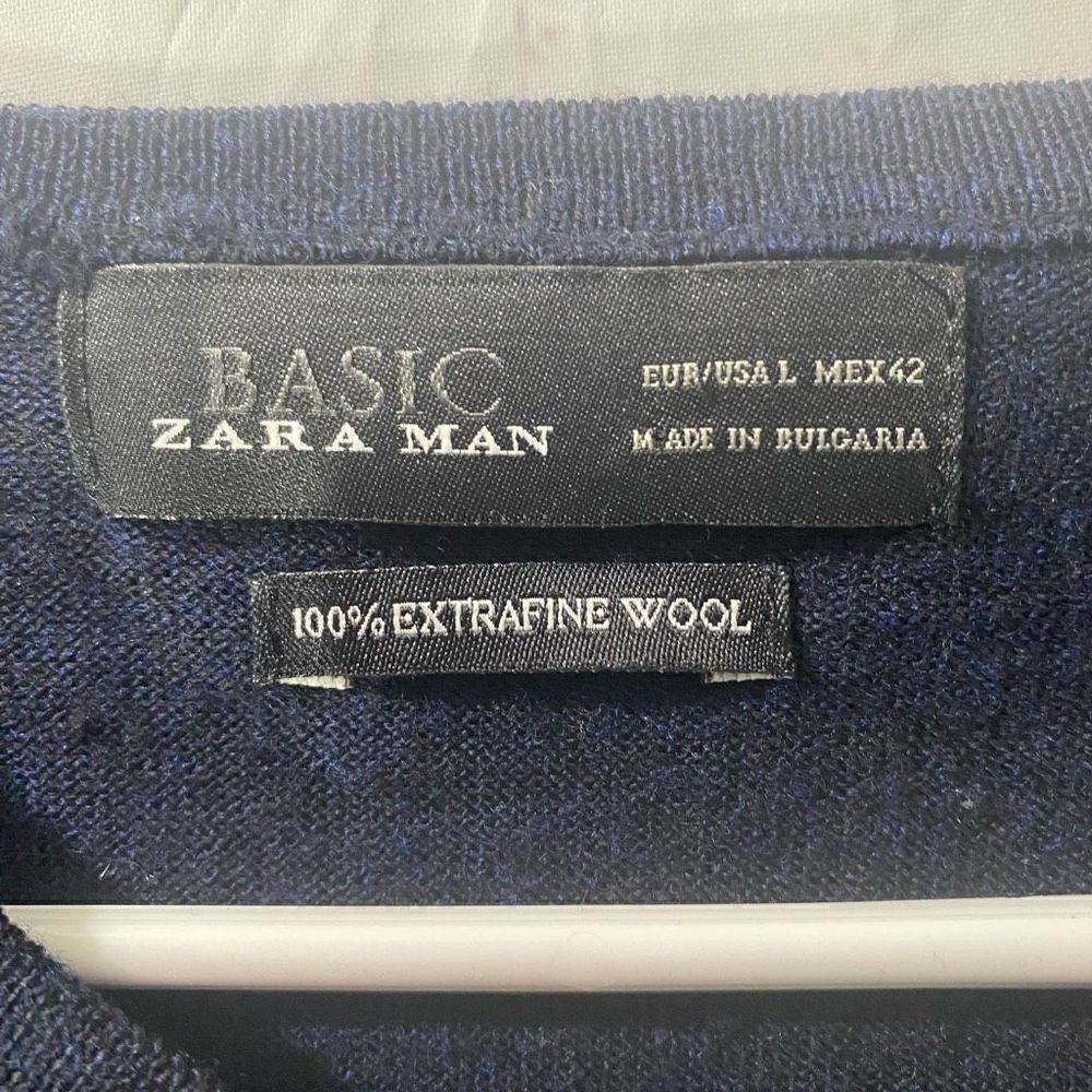 Basic Zara Man V-neck - Picture 3 of 5